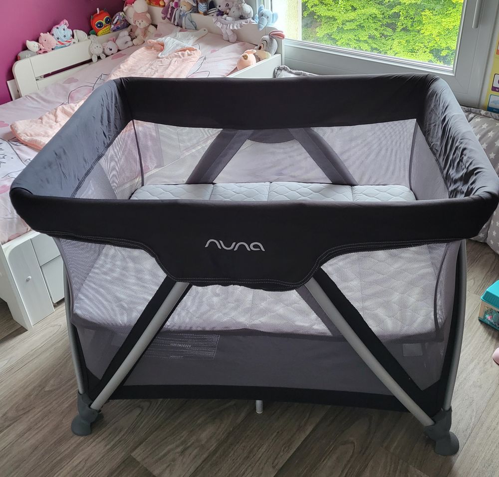 Lit parapluie NUNA + Matelas d'appoint compatible Puériculture