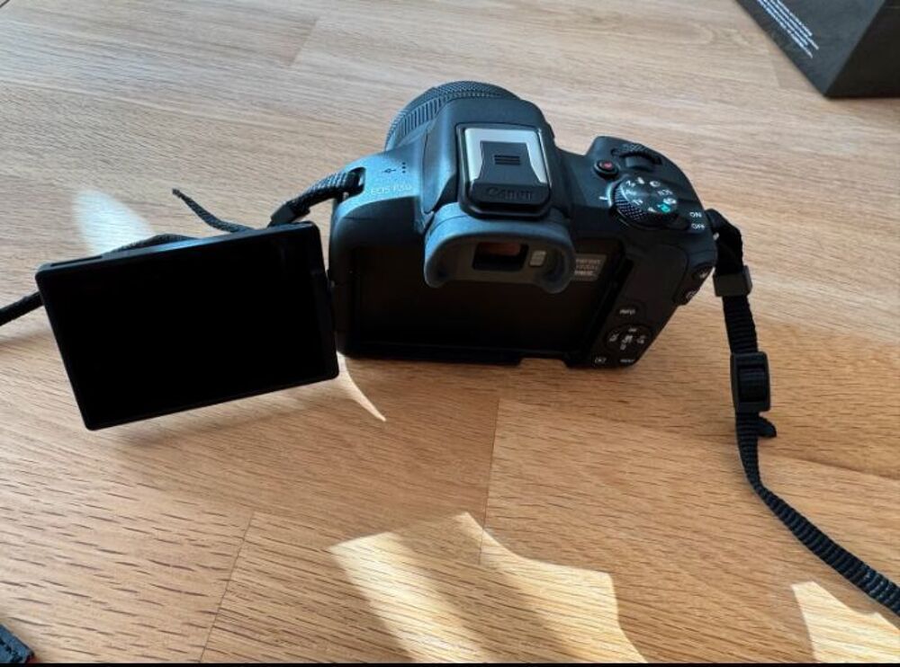 Canon EOS R50 + accessoires et sac Photos/Video/TV