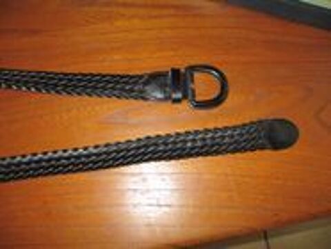 Ceinture tréssée noire remettre une petite boucle 1 m 10 0 Mérignies (59)