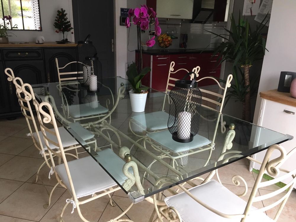 Table et chaise Meubles
