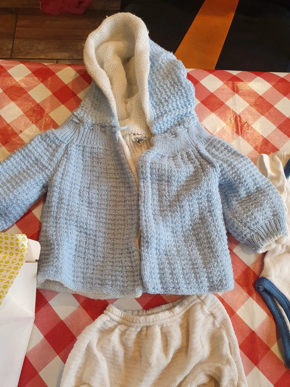 Lot boddies + 1 manteau - 1/3 mois Vêtements enfants
