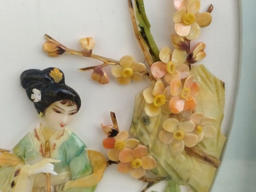 Tableau Asiatique Femme et Lotus Composition en Nacre Chine
Décoration