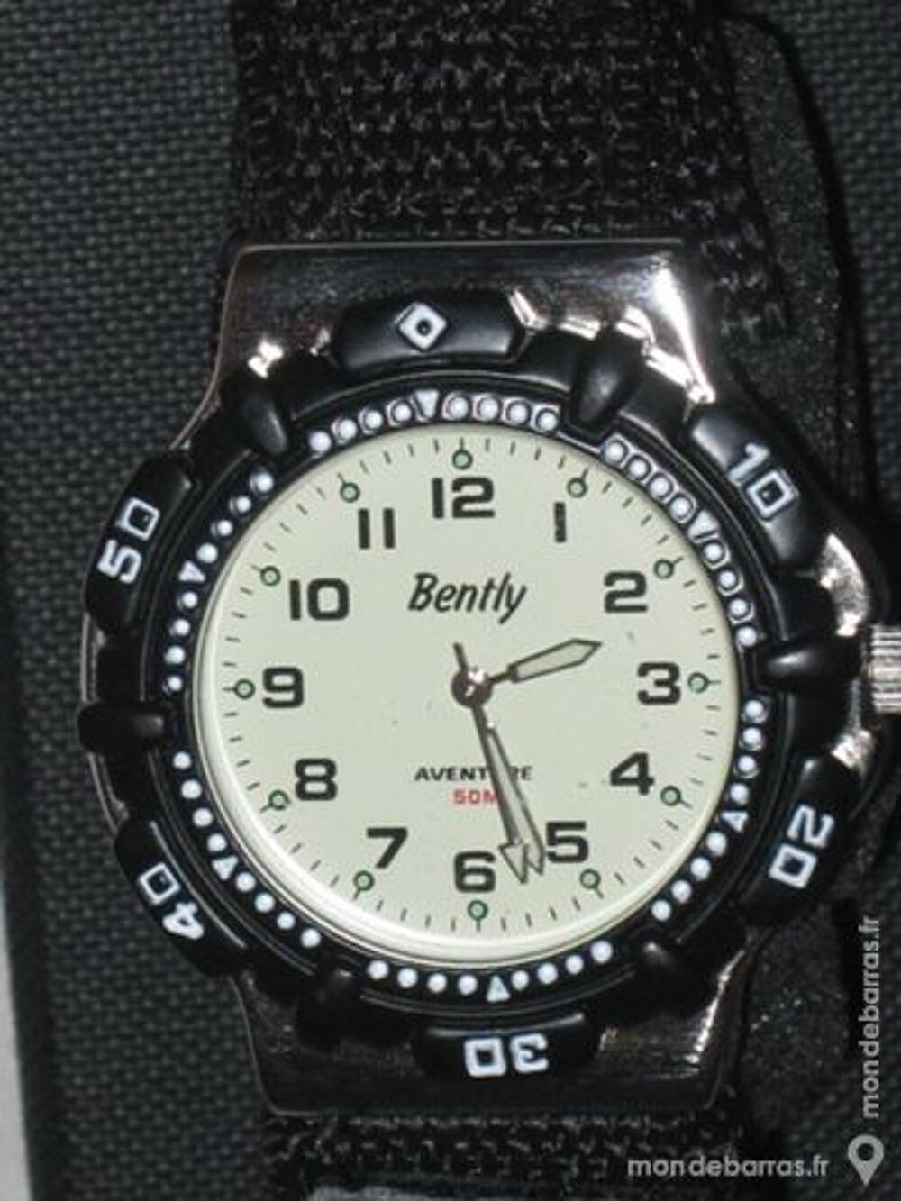 Benthy Coffret comprenant une montre et une paire Bijoux et montres