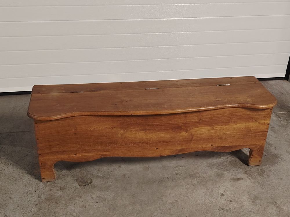Coffre en bois massif
Meubles