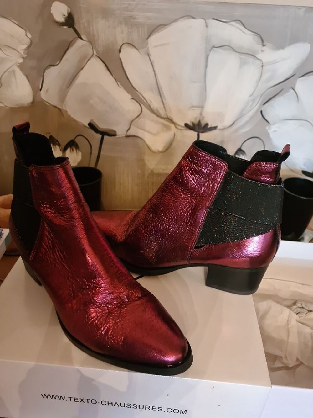 Tr&egrave;s belles bottines cuir Bordeaux. P 39. Chaussures