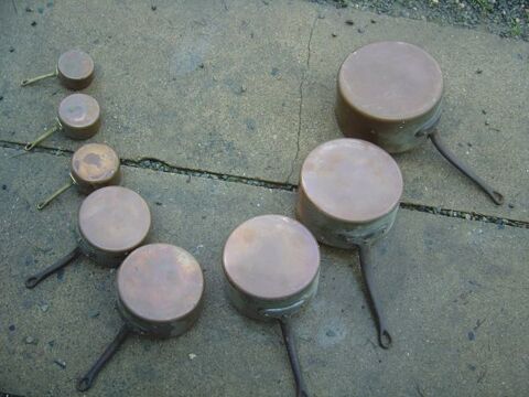 LOT DE CASSEROLLES EN CUIVRE ETAME 120 Pia (66)