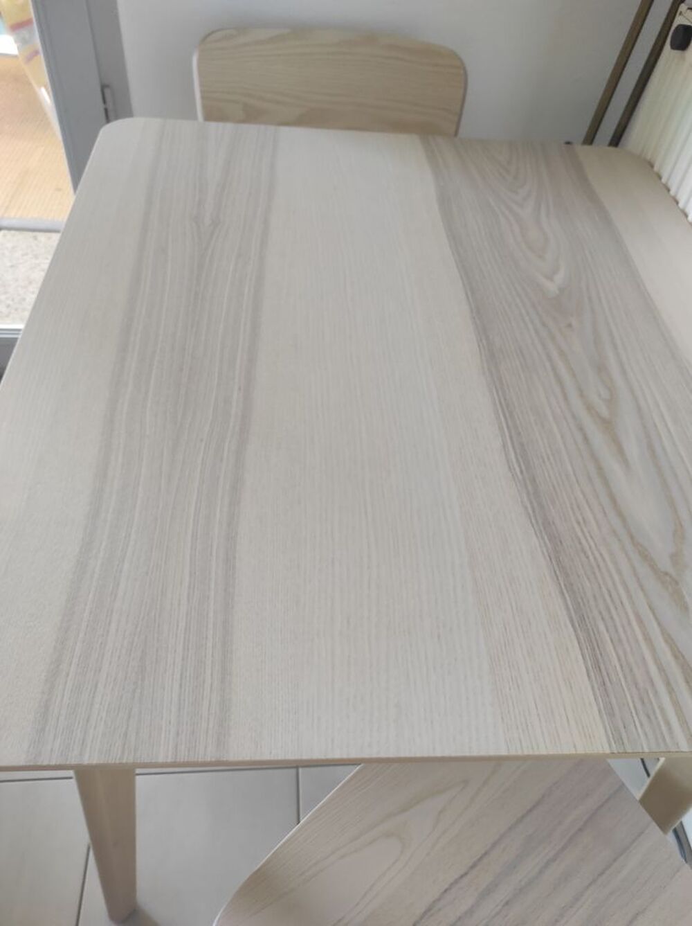 table lisabo ik&eacute;a avec ses 2 chaises Meubles