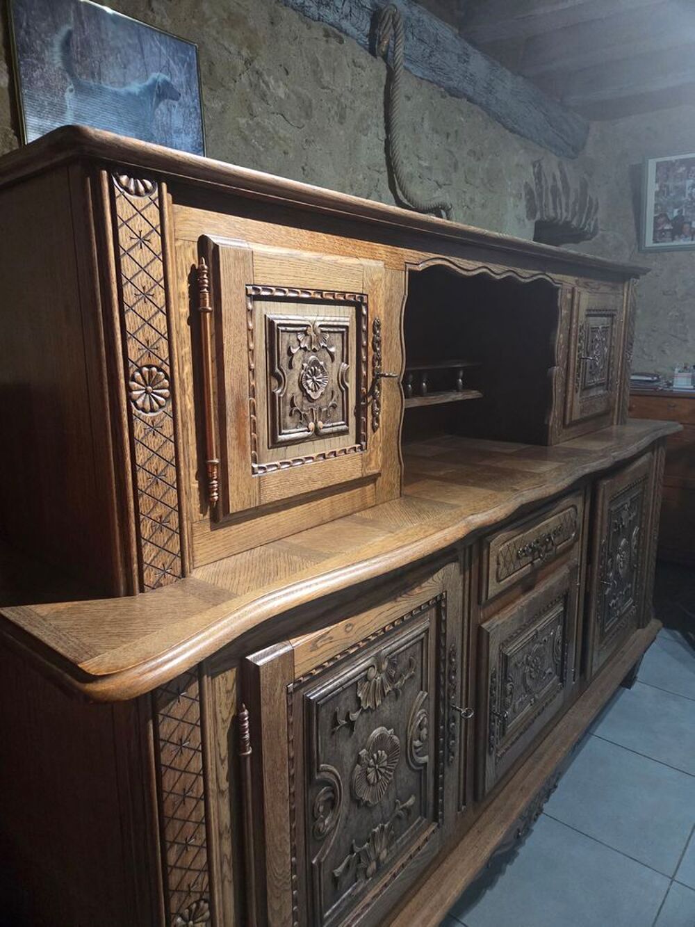 Buffet bois sculpt&eacute; Meubles