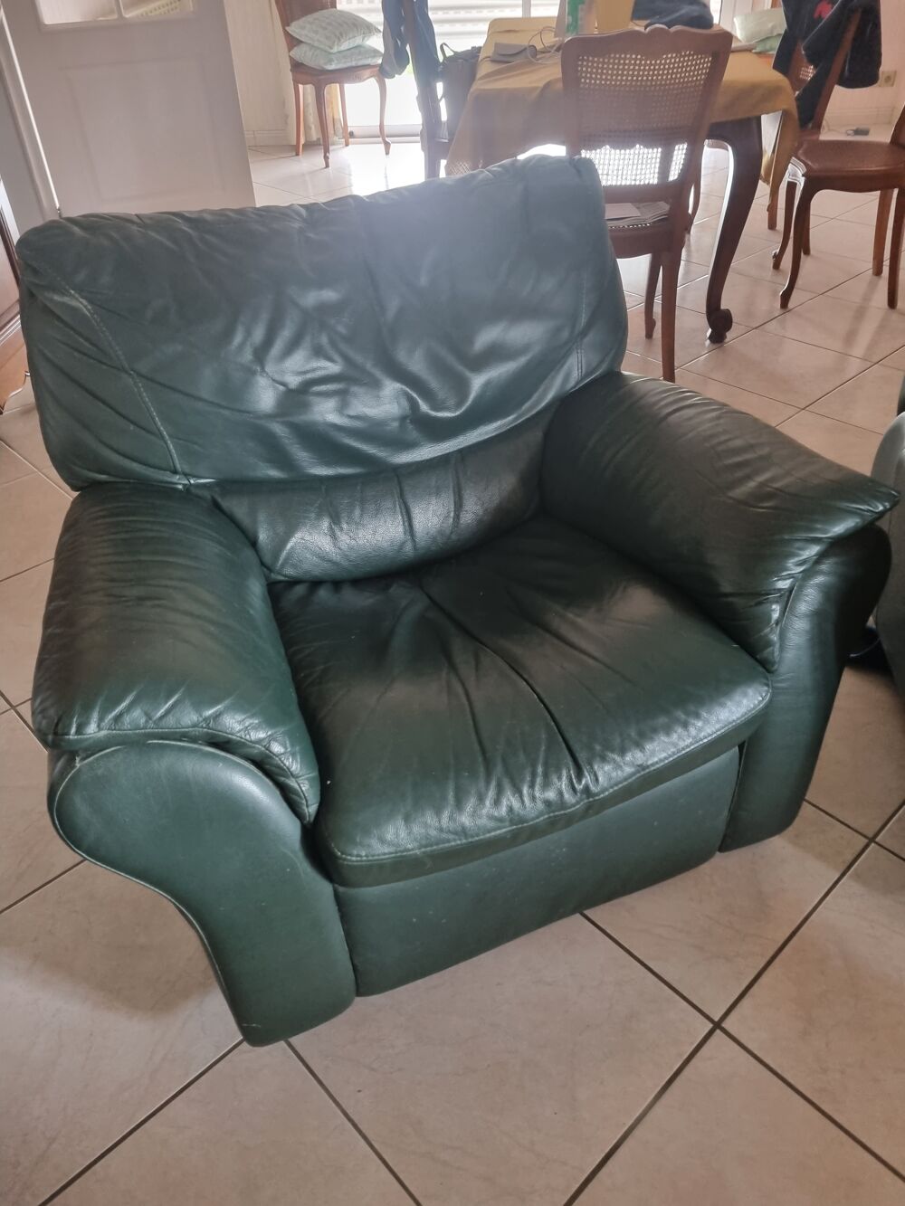 Ensemble canap&eacute; cuir et deux fauteuils Meubles