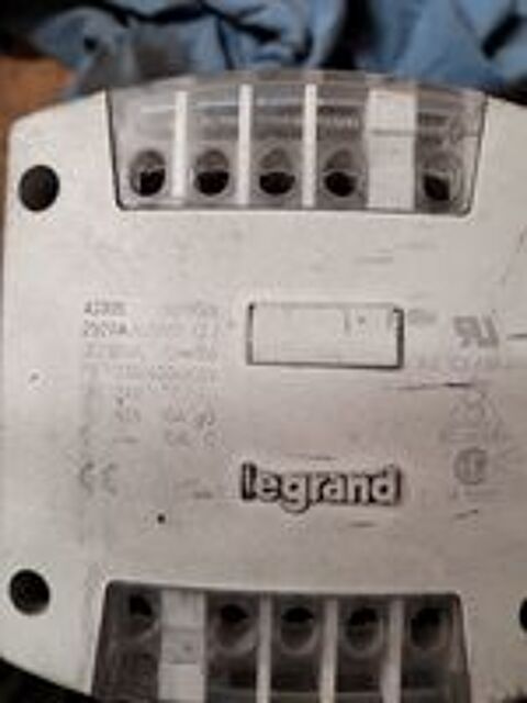   Transformateur lectrique LEGRAND 250VA 