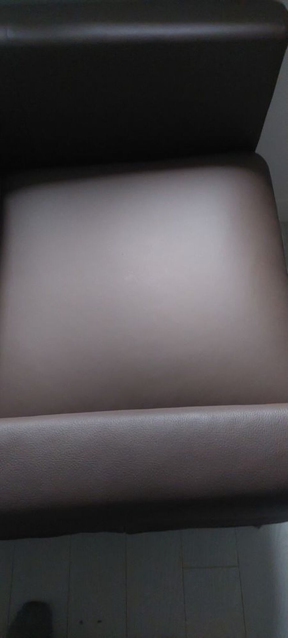 Fauteuil en cuir taupe Cuir center Meubles