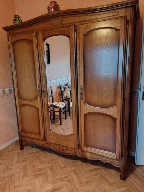 Armoire 3 portes ,1 table de nuit 95 Ménétreux-le-Pitois (21)