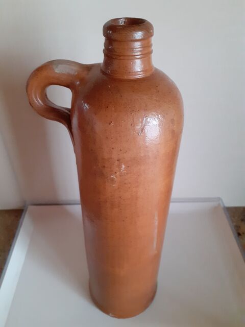 Bouteille Ancienne en terre cuite 1 L. 8 Varois-et-Chaignot (21)