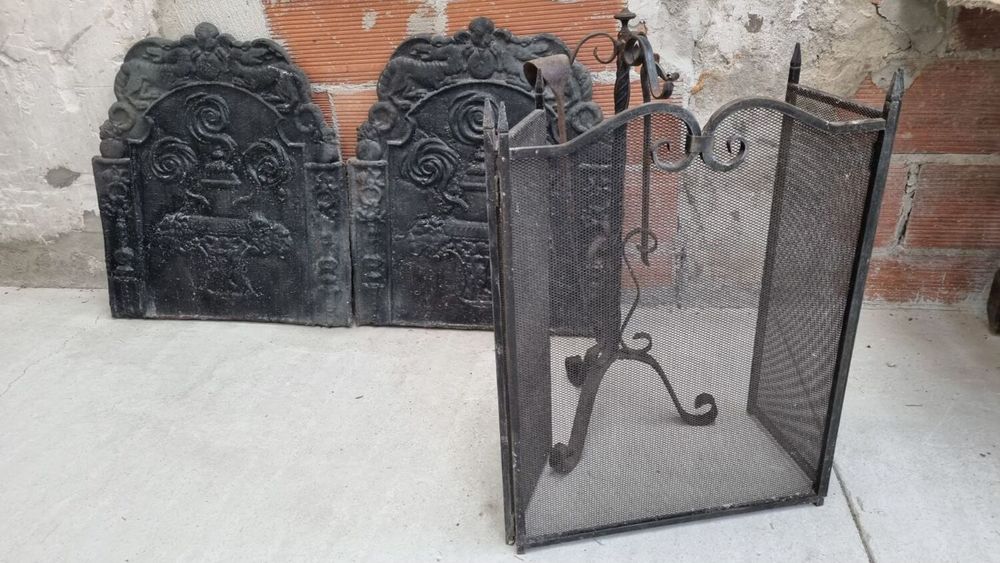 2 plaques de chemin&eacute;e d&eacute;cor&eacute;es et un par feu Décoration