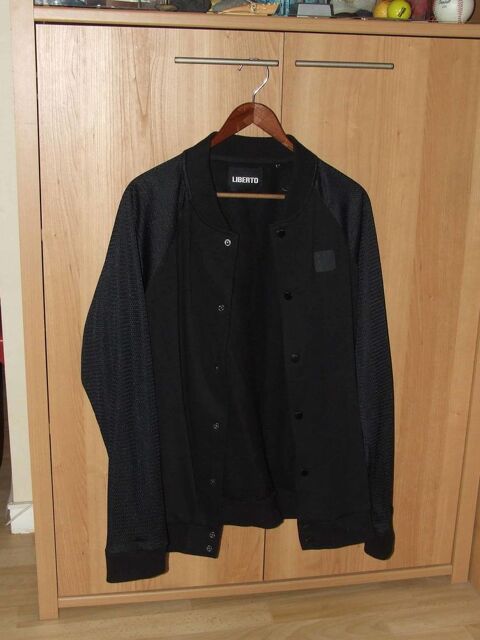 Veste, Liberto, Taille M (38 40 ados) TBE 9 Bagnolet (93)