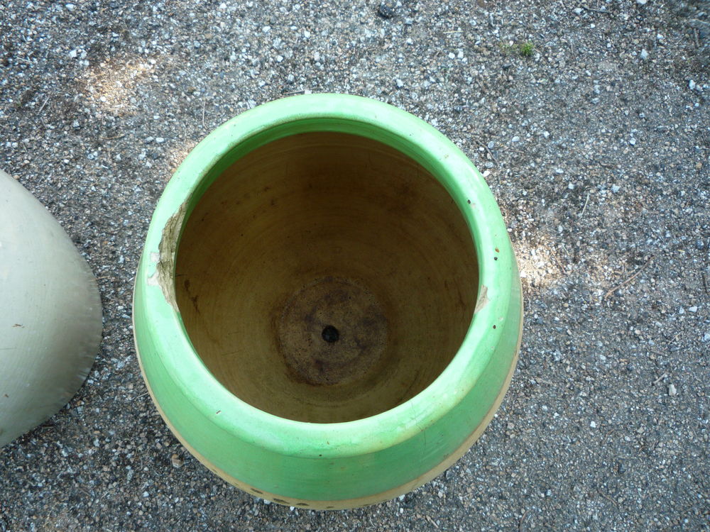 Jarre/graissier/vase jardin/porte parapluie
Jardin
