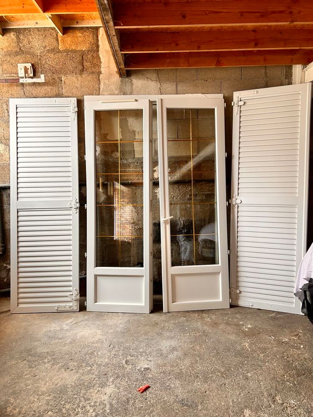 Porte fen&ecirc;tre avec volet 
PVC blanc Meubles
