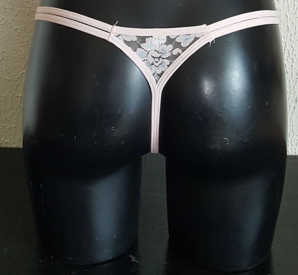 Top avec string dentelle rose et bleu fleurie S/M Vêtements