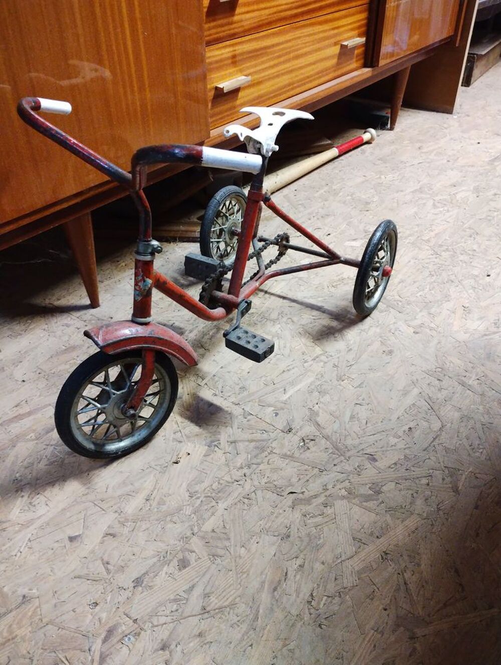Ancien tricycle vintage 