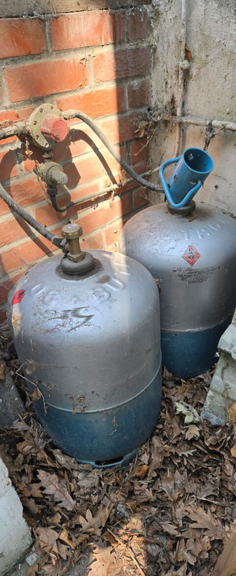 2 bouteilles de gaz vides 20 Béthune (62)