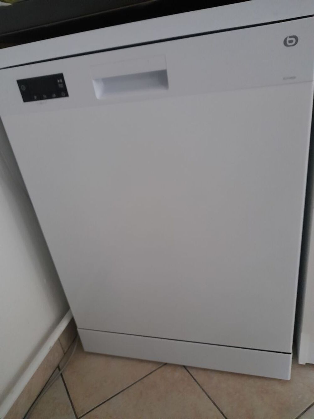 Lave vaisselle 
Larg 60cm de chez boulanger Electroménager