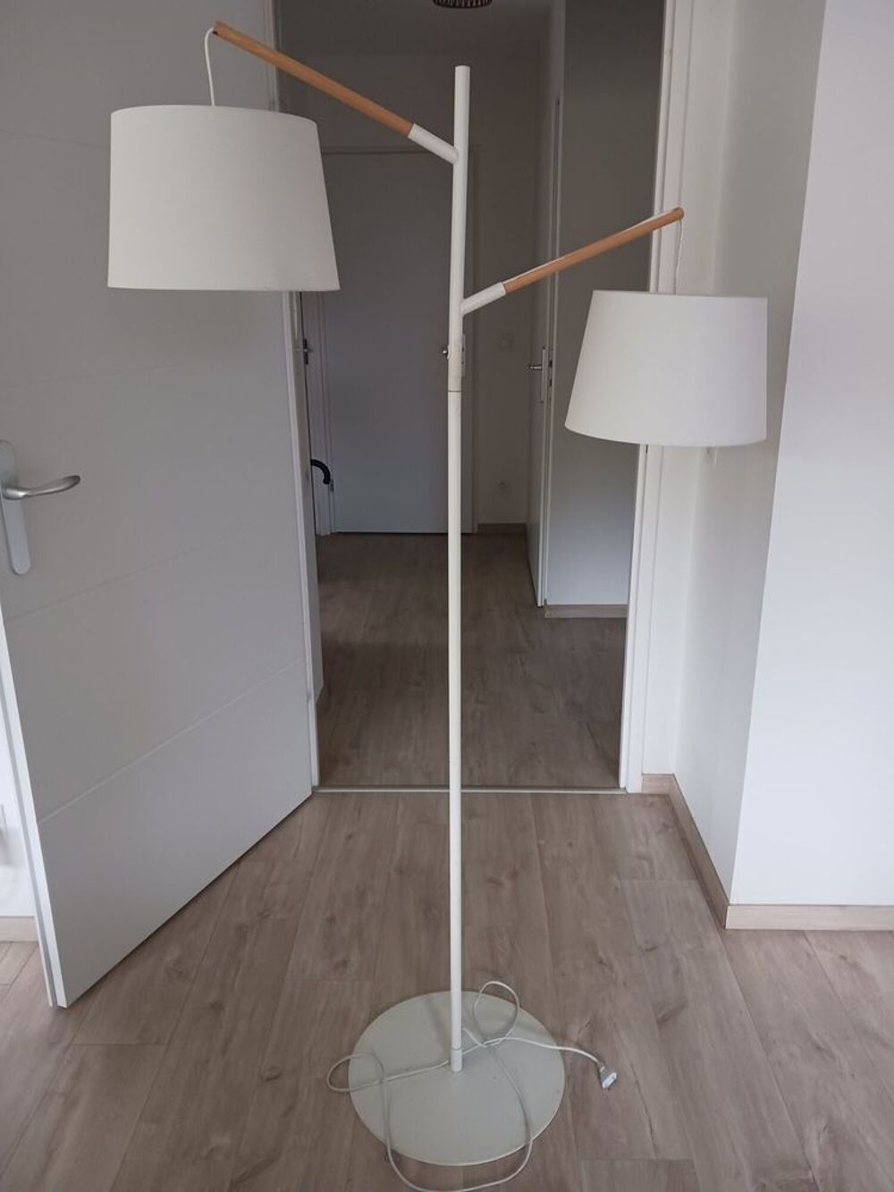  lampadaire avgc deux abats jour Décoration