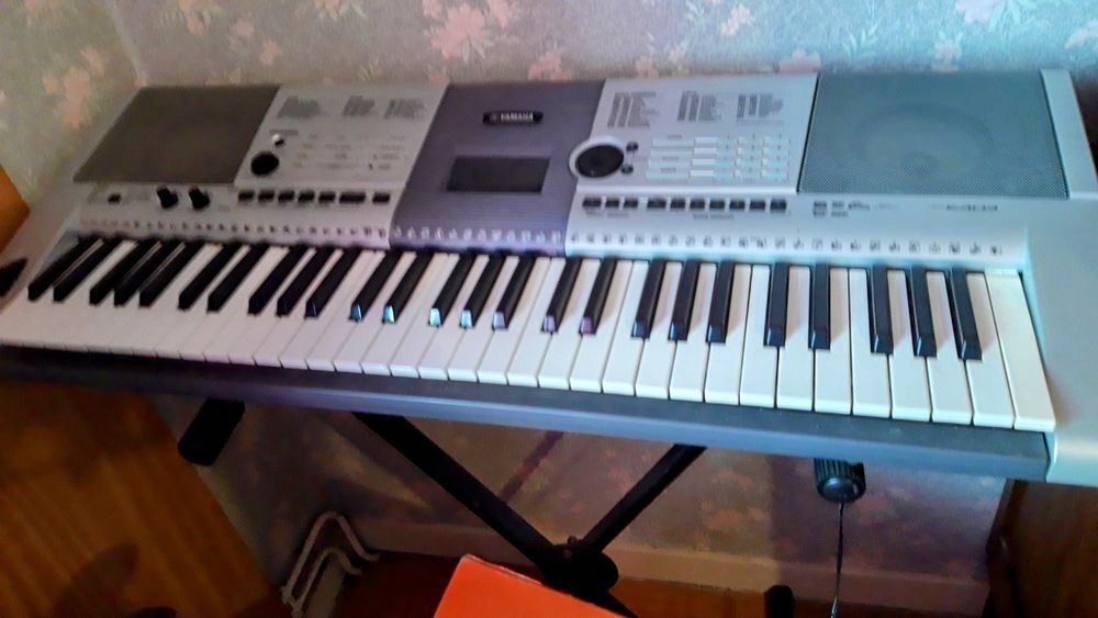 Synth&eacute;tiseur yamaha PSR E403 Instruments de musique
