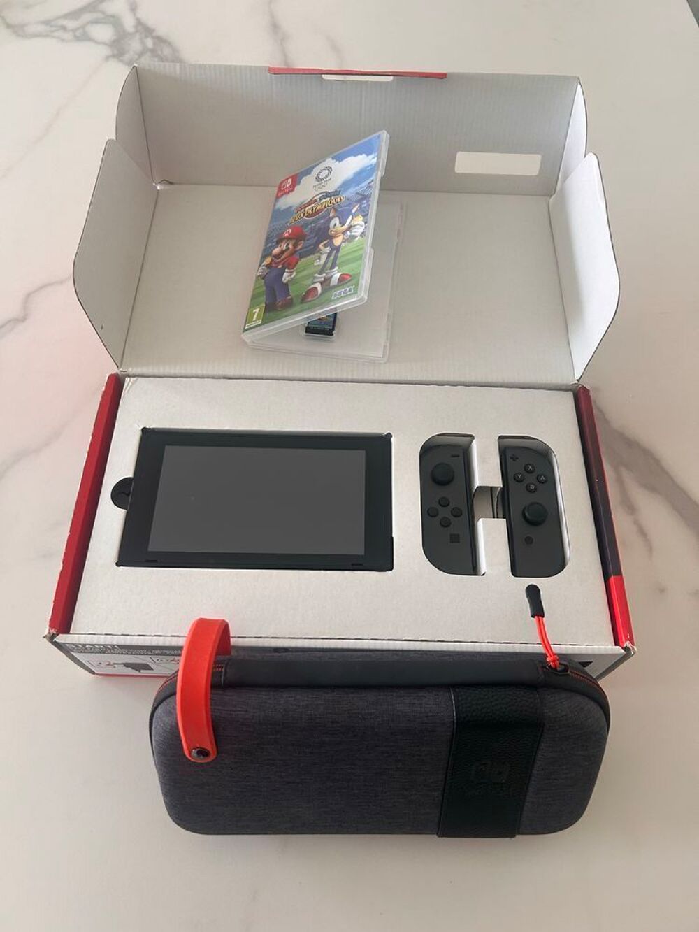 Nintendo Switch 1 " VERSION 2 " Consoles et jeux vidéos