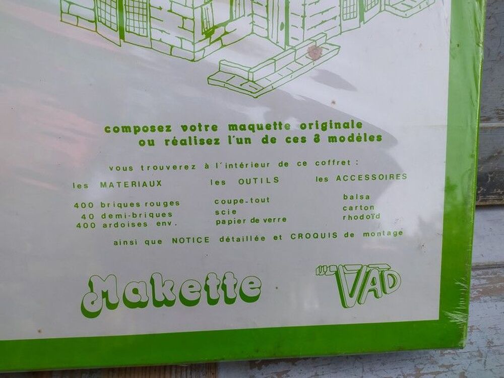 Boite Jeu de Construction Mini Brique Makette VAD France
Jeux / jouets