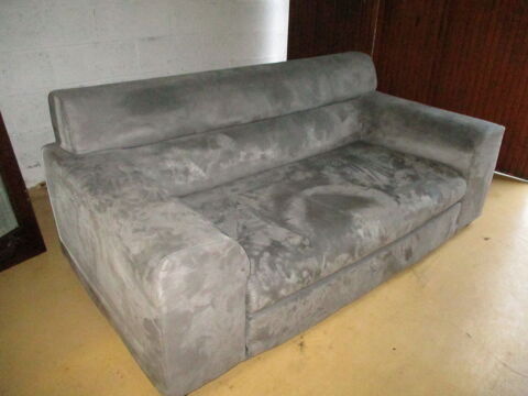 Canapé velours fin gris quasi neuf 1m67 x 0m90 - 0 Mérignies (59)