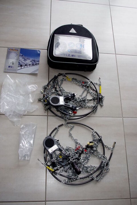 Lot de 2 cha�nes neige NORAUTO pour voiture berline 35 Villiers-Saint-Fr�deric (78)