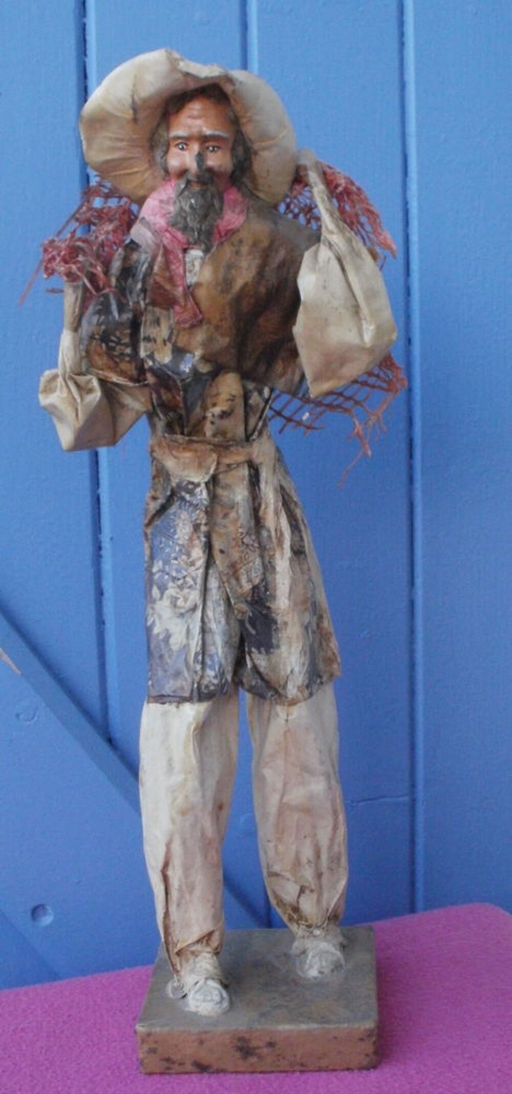 Statue homme - pecheur et son filet, en papier mach&eacute; - H 38 cm Décoration