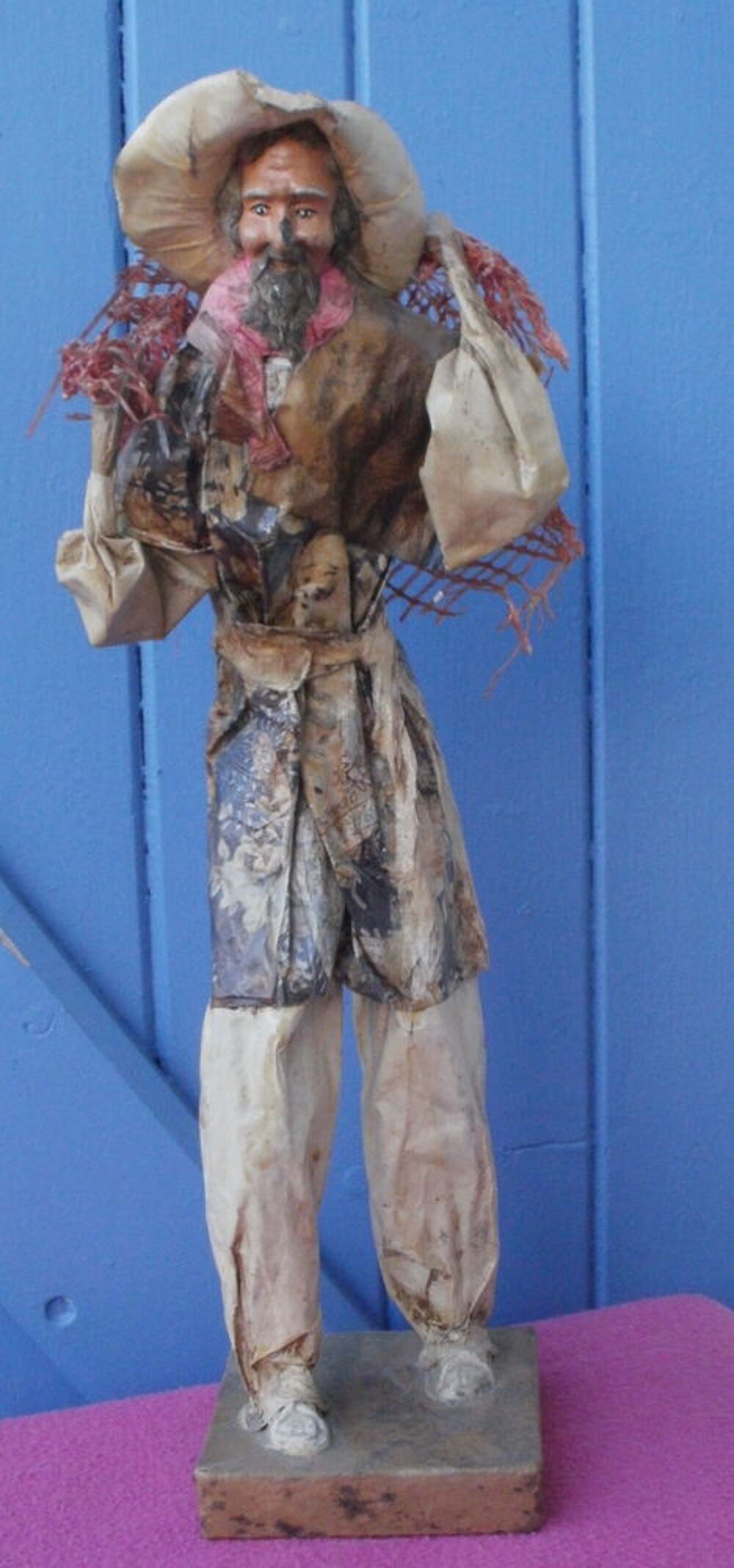 Statue homme - pecheur et son filet, en papier mach&eacute; - H 38 cm Dcoration