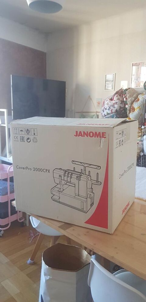 Recouvreuse Janome 2000CPX 700 Annecy (74)