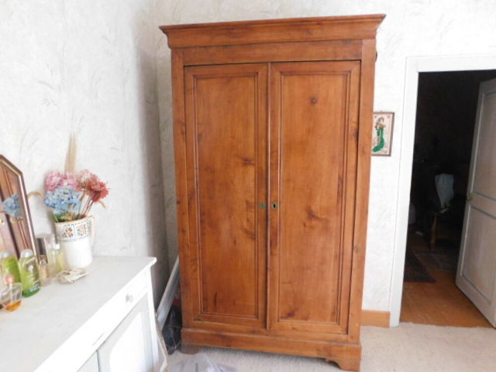 Armoire merisier style Louis Philippe Meubles