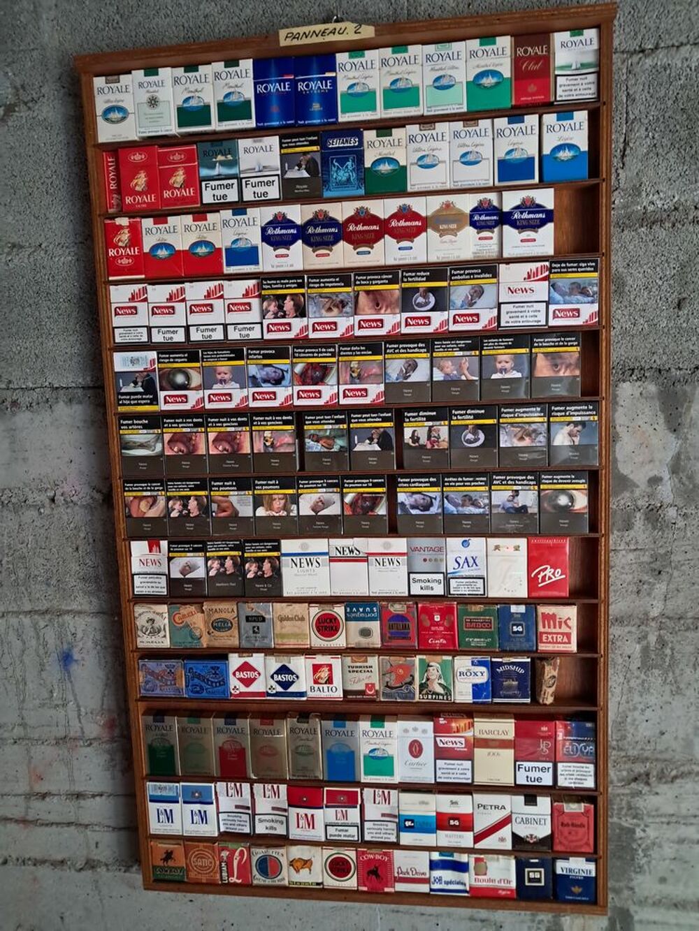 Paquets de Cigarettes Vides 