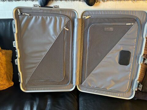 Valise de la marque TUMI en trs bon tat 100 Neuilly-sur-Seine (92)