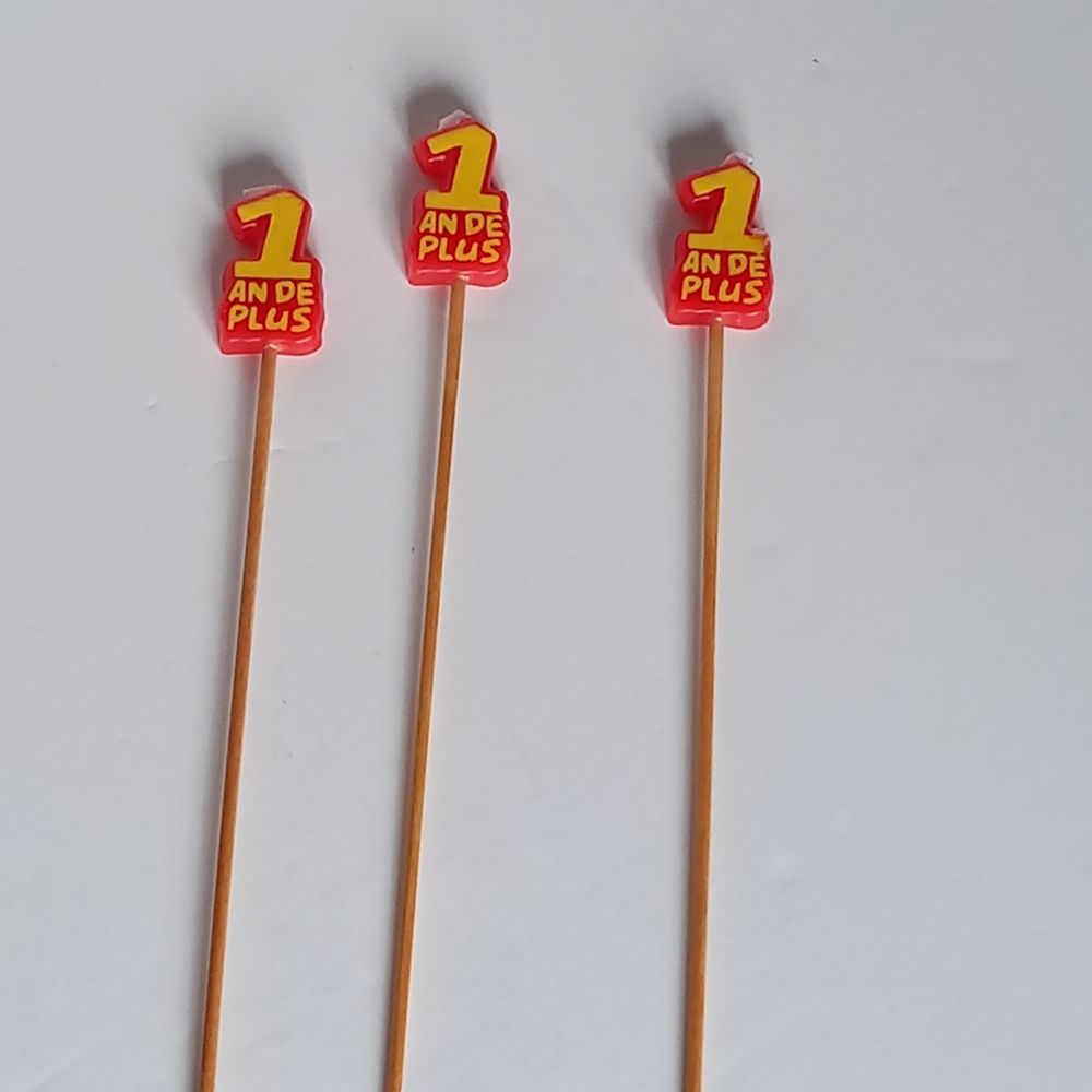 Lot de 3 bougies anniversaire sur grand pique en bois, 1 an Décoration