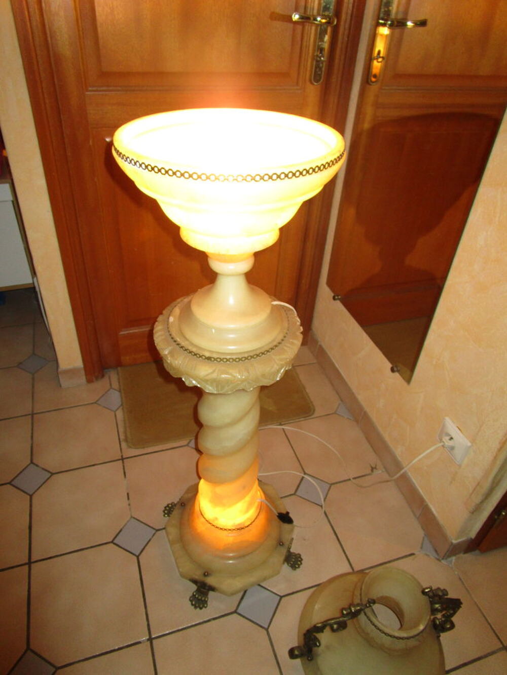 GRANDE LAMPE SUR PIED ONYX Décoration