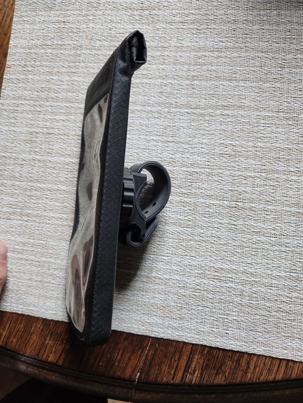 support t&eacute;l&eacute;phone portable attache guidon au prix de 18€ Vélos