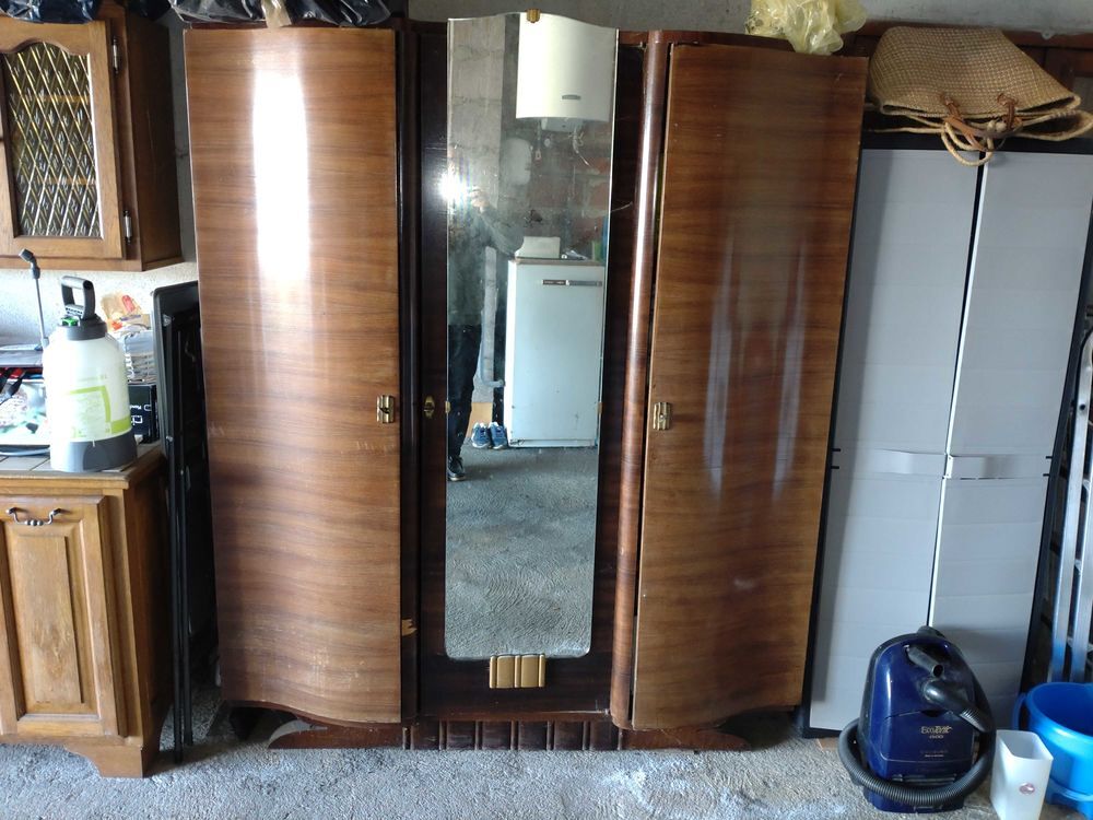 armoire bois loup&eacute; d'orme Meubles