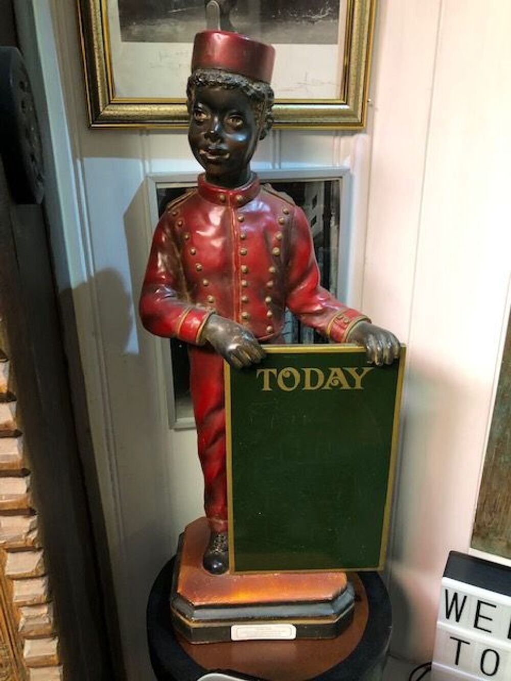 A V Groom Statut collector Décoration