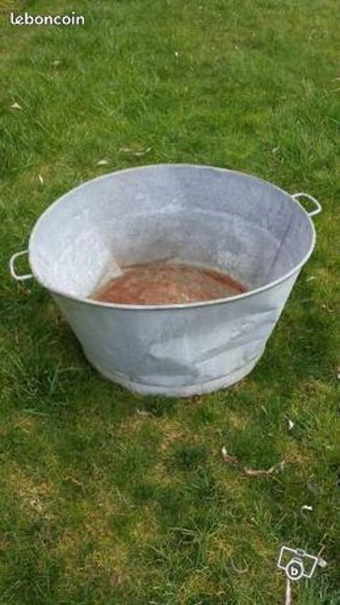 Tr�s ancienne lessiveuse (pour fleurs ou autre) et autres 0 M�rignies (59)