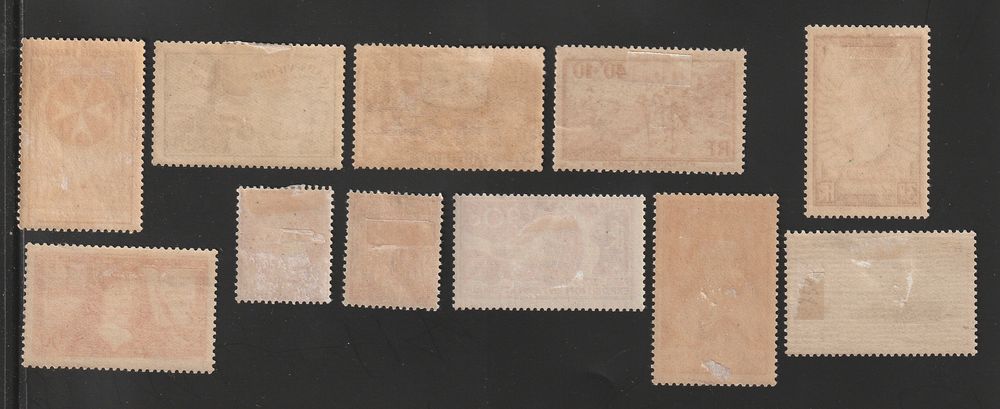 Timbres Neufs*avec CHARNIERE qqs adh&eacute;rences sur la gomme 
