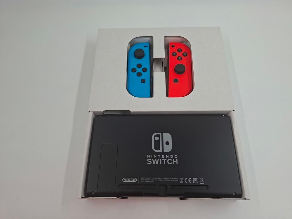Console Nintendo Switch HAC001 en boite, compl&egrave;te Consoles et jeux vidéos