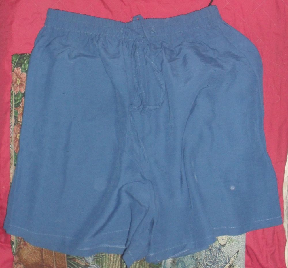 Lot de 4 shorts femme taille 3 Vtements