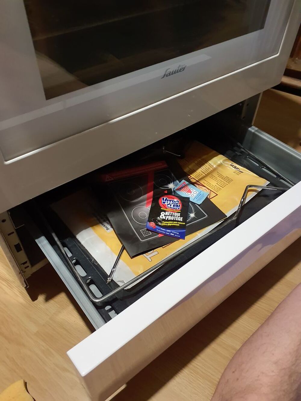 Cuisini&egrave;re Sauter multifonction pyrolyse Electroménager