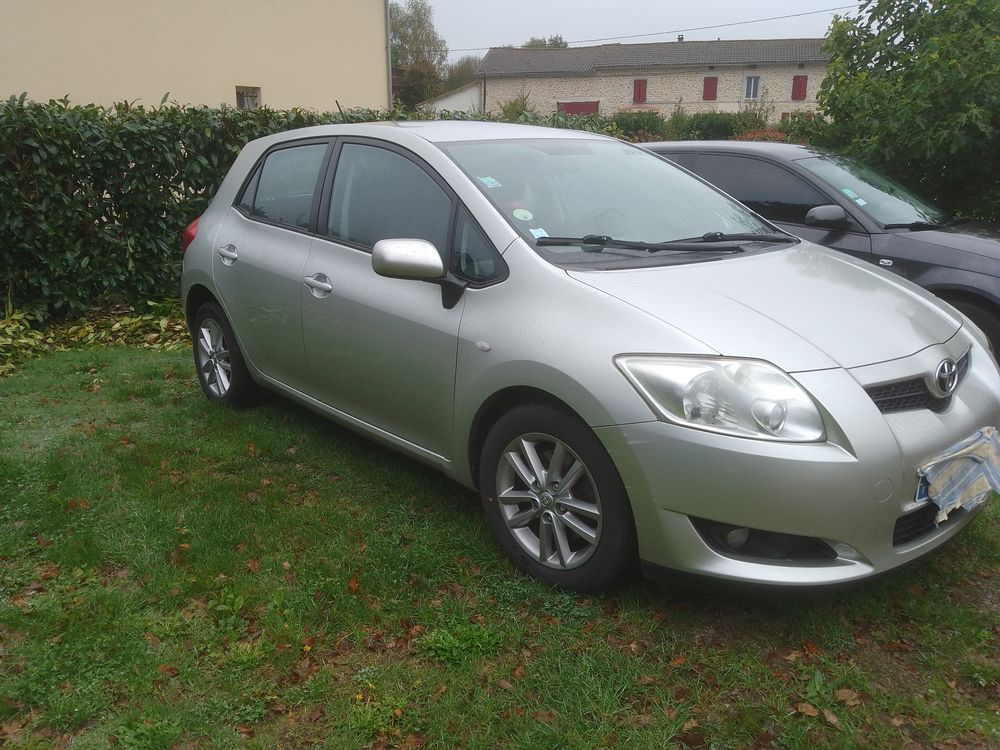 Auris 126 D-4D FAP Dynamic Pack GPS 2009 occasion 87140 Compreignac