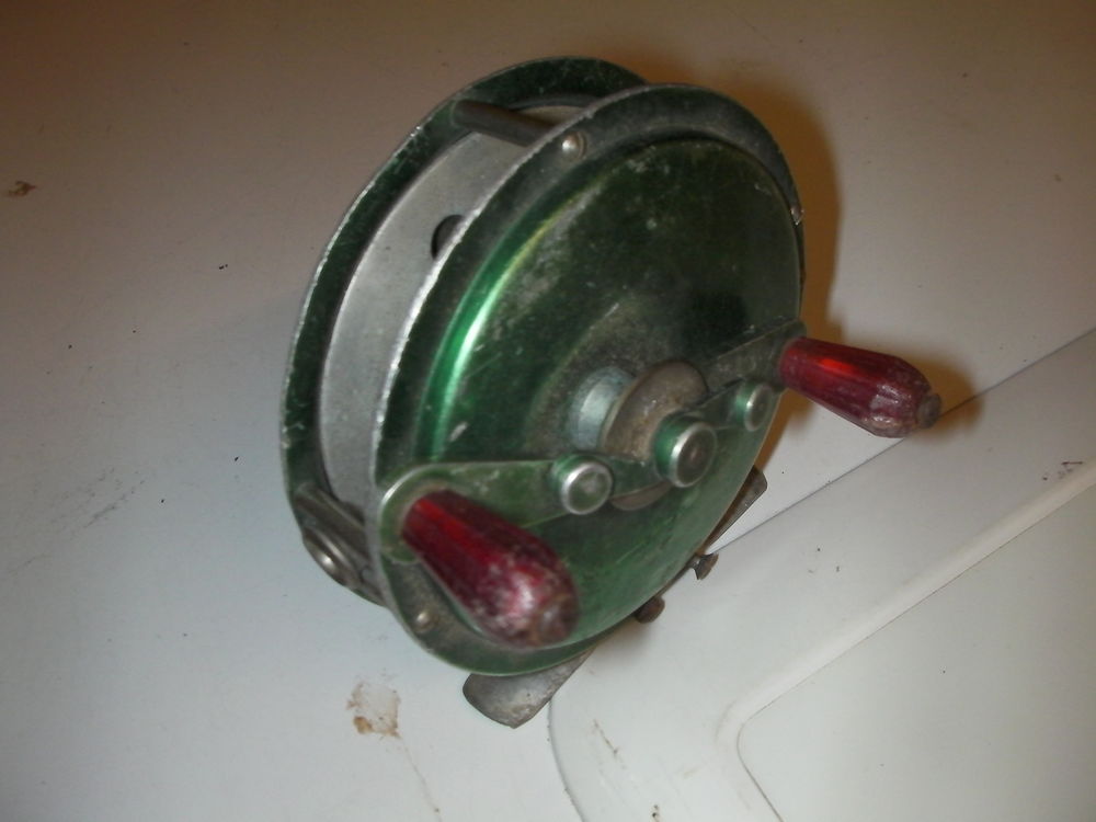  Moulinet ancien "made in France" mod&egrave;le 108 Sports