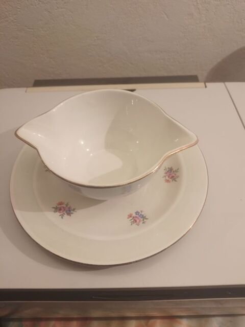 Ensemble vaisselle 60 Pierre-de-Bresse (71)